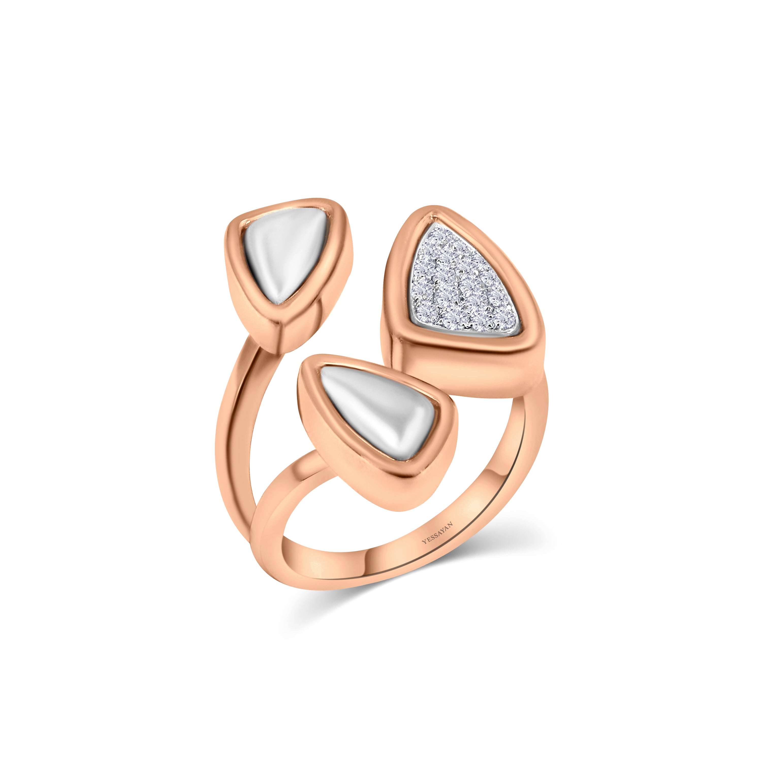 OvalEssence Triplet Diamond Ring
