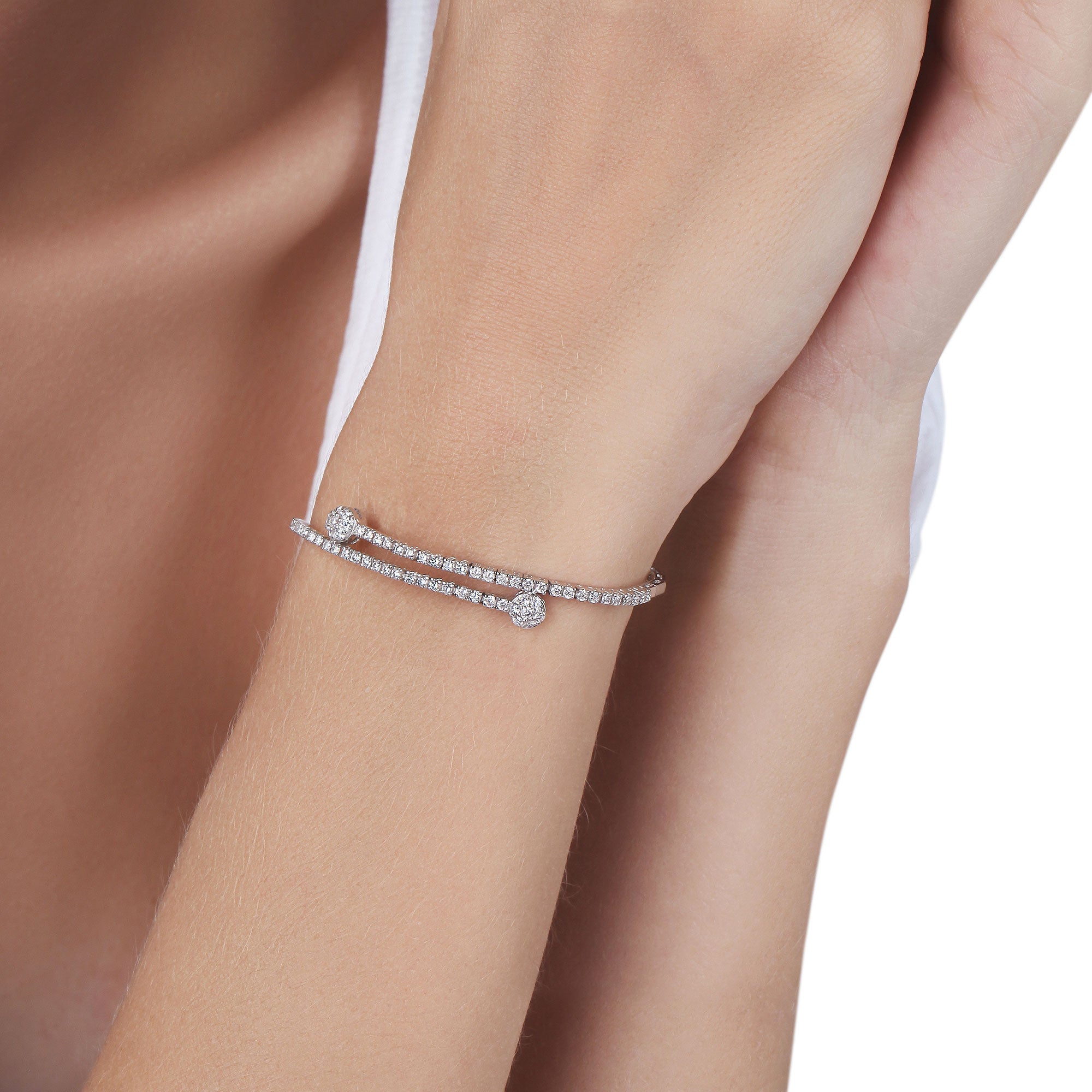 Reflect 0.05 Pointer Diamond Bracelet | Fiona Diamonds