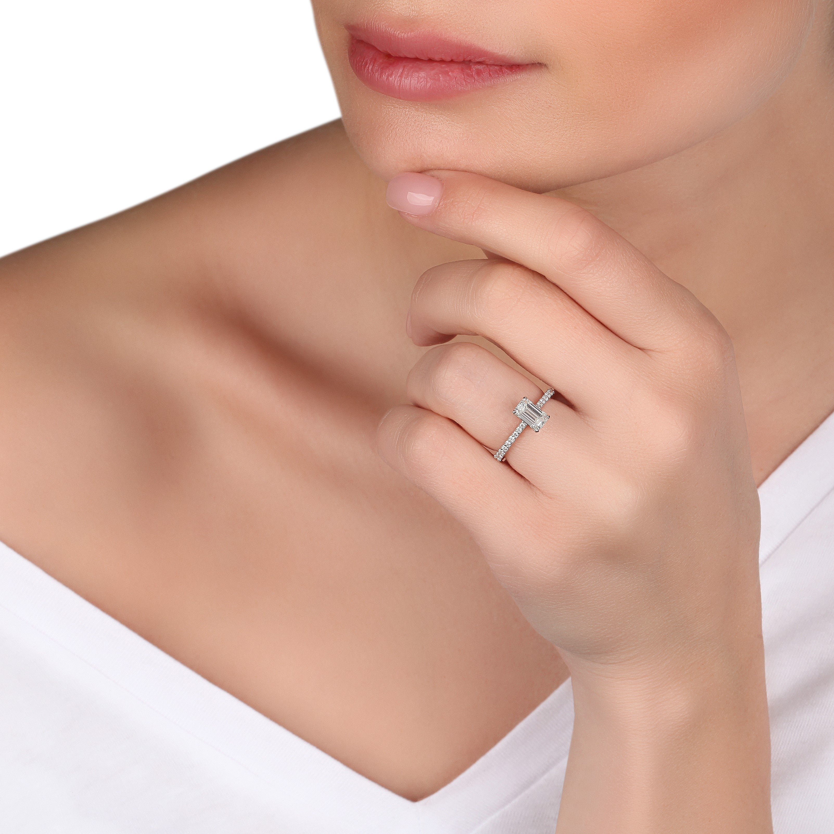 Baguette Solitaire Diamond Ring | Diamond necklace in Saudi Arabia | Diamond Set in Saudi Arabia